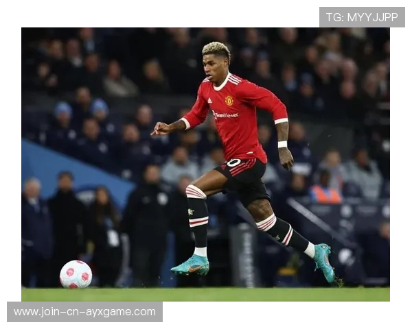 曼联角球战术再放异彩，拉什福德近点补射命中