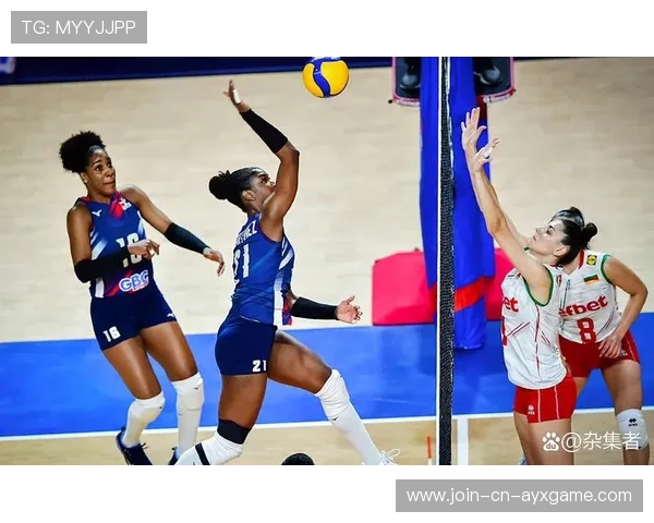 保加利亚女排四号位打手出界得手